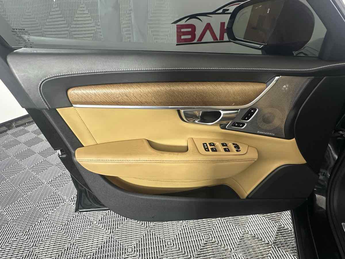 Used 2017 Volvo S90 T6 Inscription w/ Vision Package image 15