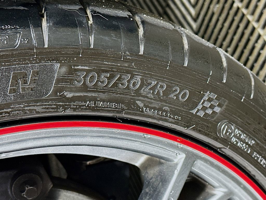 Used 2023 Chevrolet Corvette Stingray Premium Conv w/ Z51 Performance Package image 31