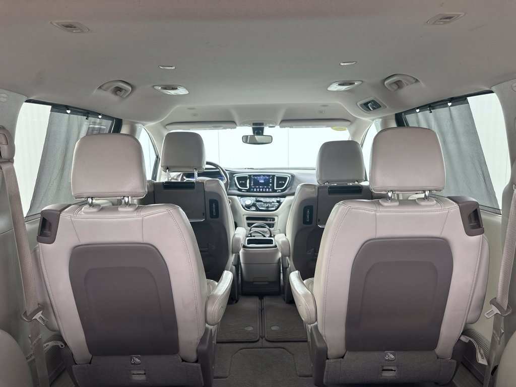 Used 2020 Chrysler Pacifica Touring-L Plus FWD image 23