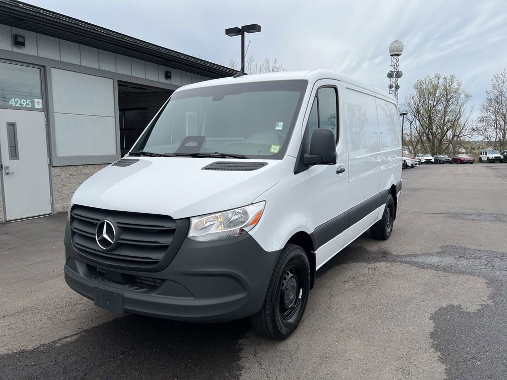 Used 2025 Mercedes-Benz Sprinter 2500 image 3