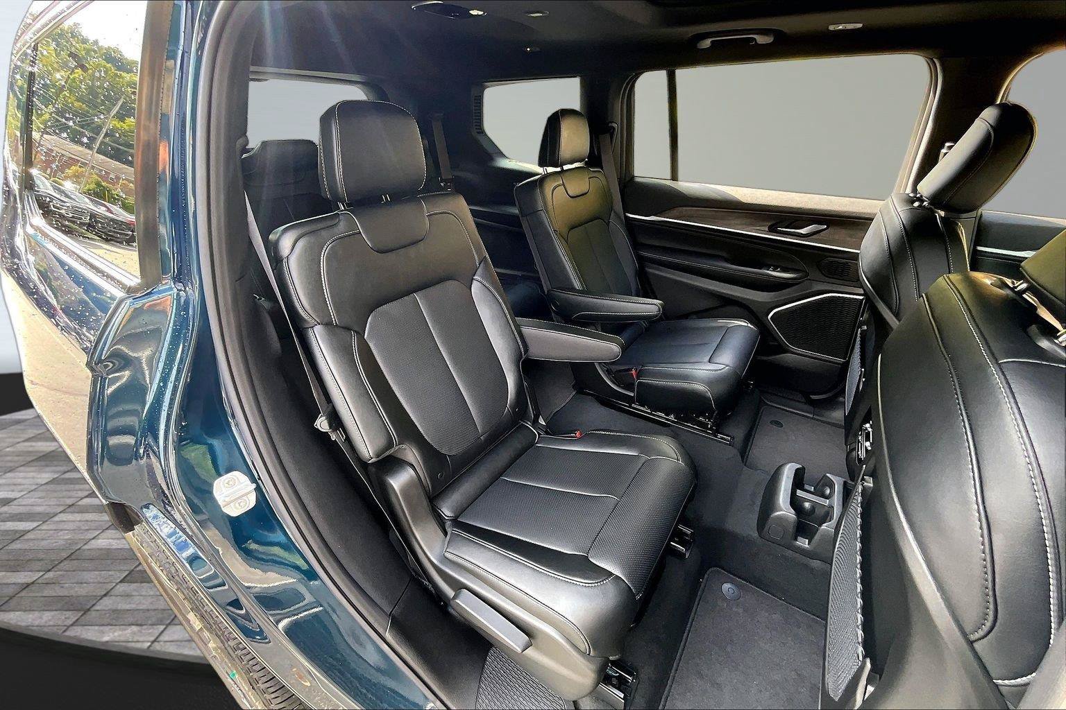 New 2027 Jeep Grand Cherokee L Limited AWD/4WD image 10