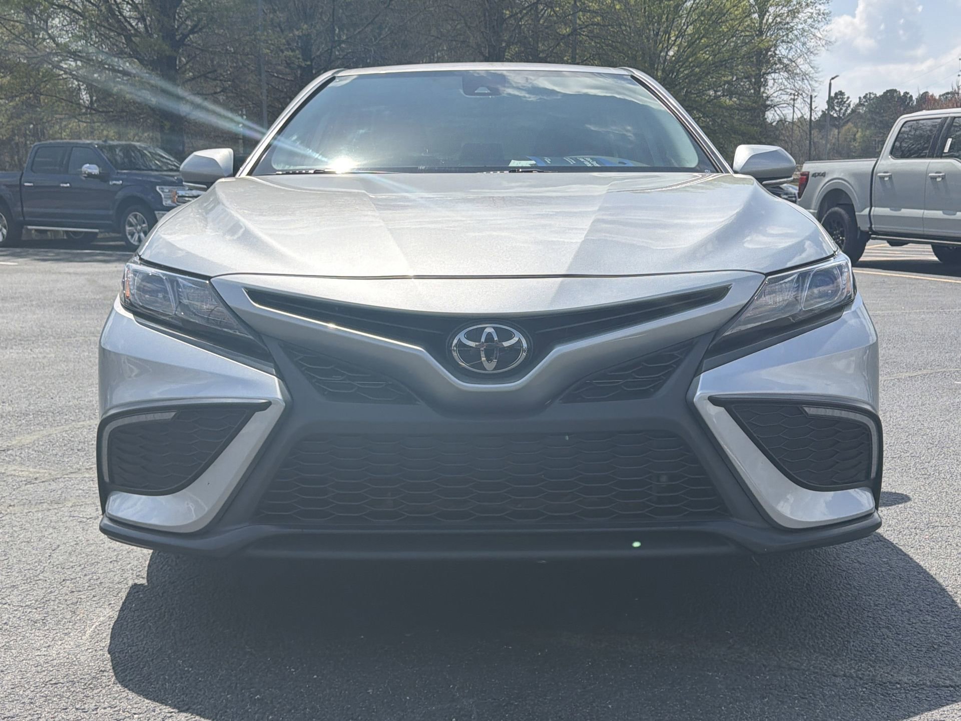 Used 2024 Toyota Camry SE w/ Convenience Package image 27