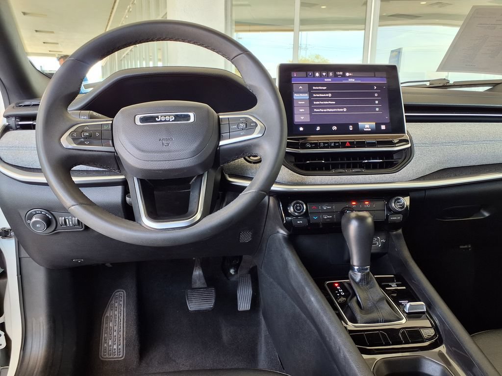 Used 2024 Jeep Compass Latitude AWD/4WD image 16