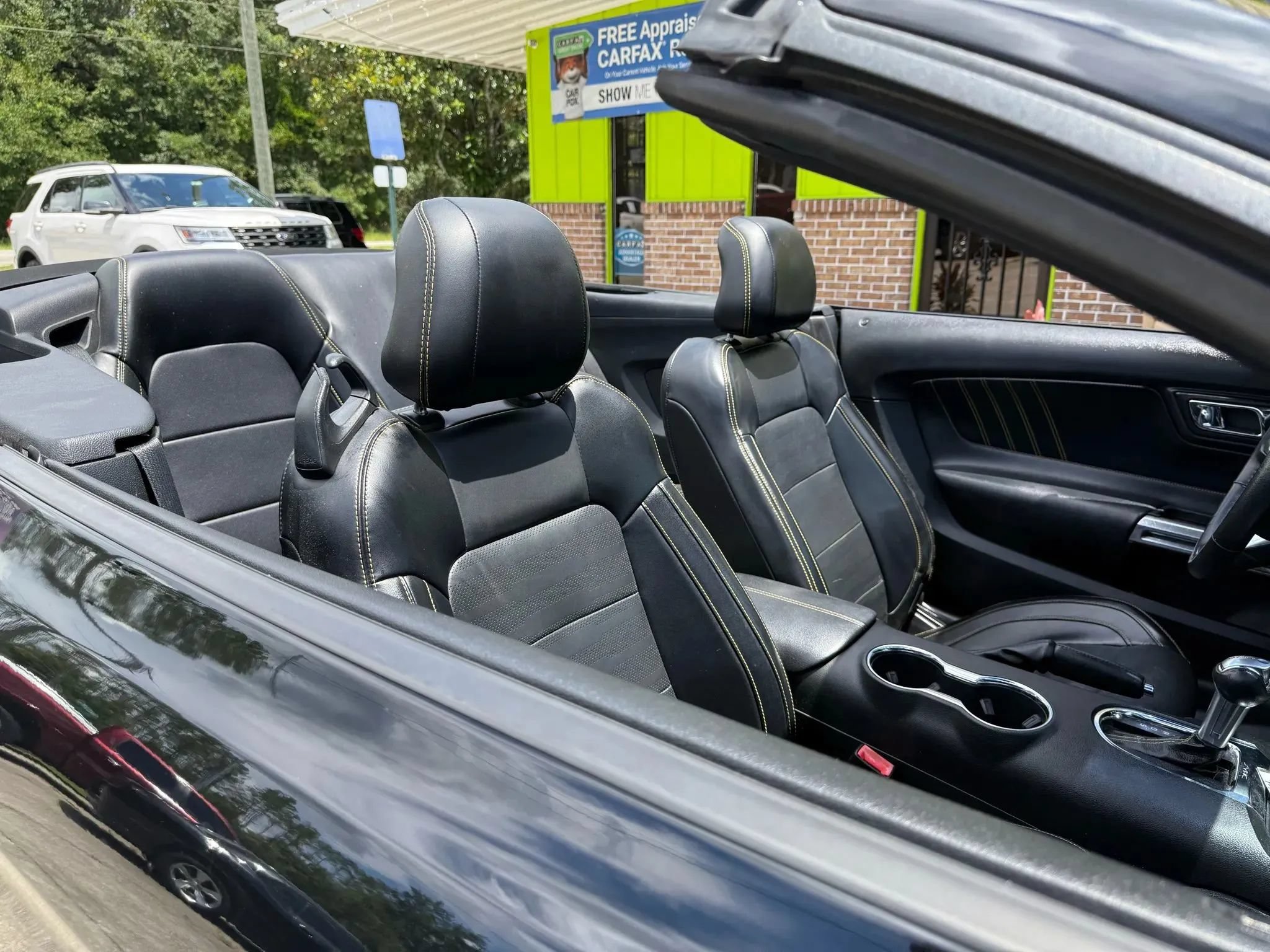 Used 2016 Ford Mustang GT Premium w/ Black Accent Package RWD image 33
