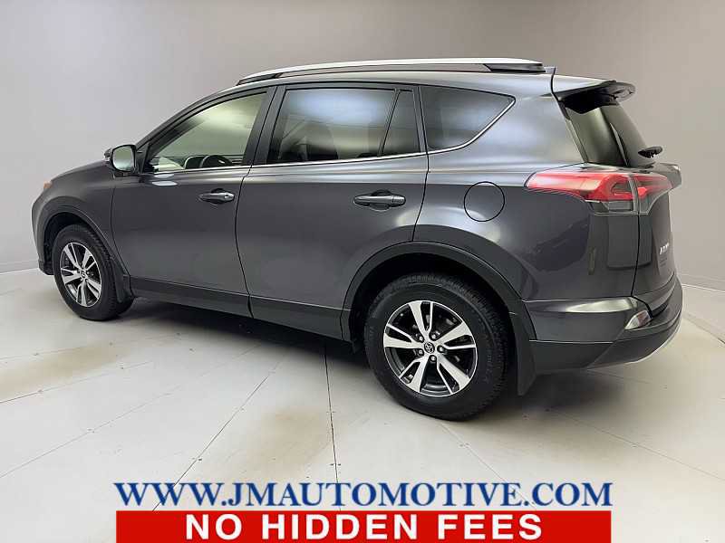 Used 2018 Toyota RAV4 XLE image 3