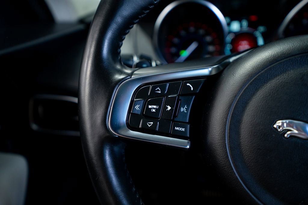 Used 2019 Jaguar F-PACE Prestige AWD/4WD image 32