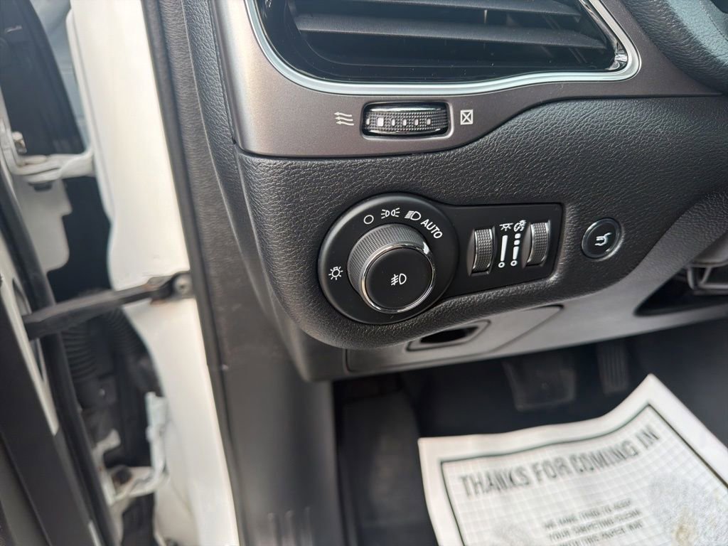 Used 2019 Jeep Cherokee Limited image 21