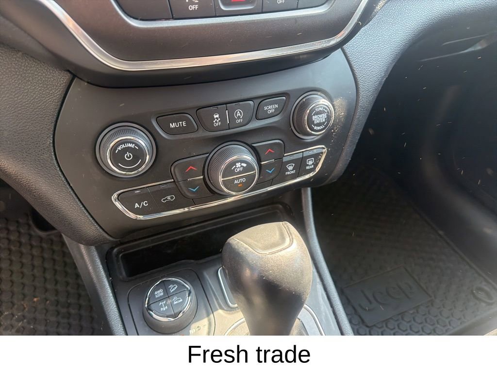 Used 2022 Jeep Cherokee Trailhawk w/ Sun, Sound & Nav Group image 15