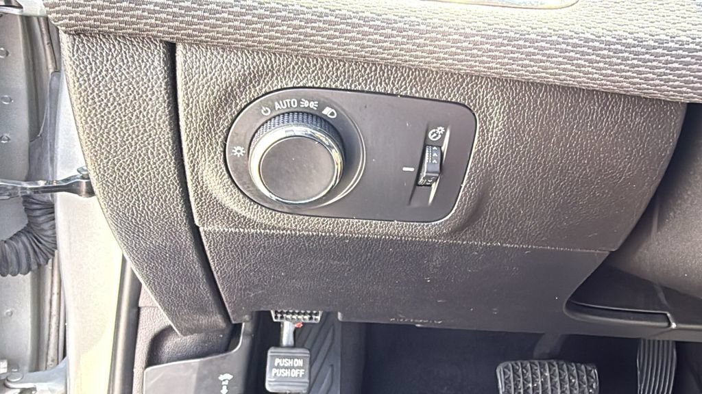 Used 2019 Chevrolet Cruze LT w/ LT Fleet Convenience Package FWD image 38
