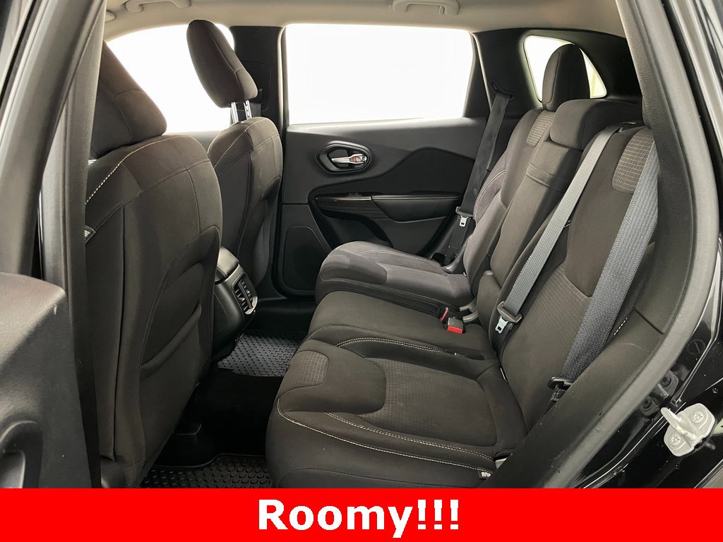 Used 2015 Jeep Cherokee Latitude w/ Cold Weather Group image 7