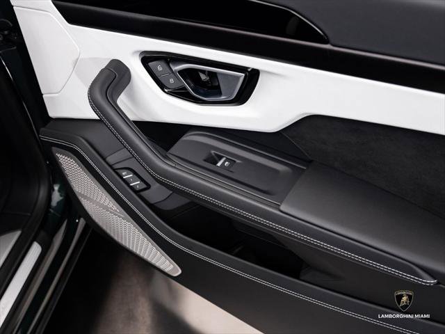 Used 2024 Lamborghini Urus S AWD/4WD image 43