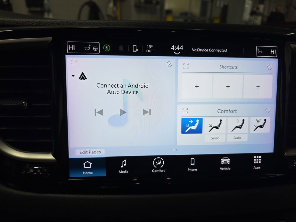 Used 2023 Chrysler Pacifica Touring-L image 24