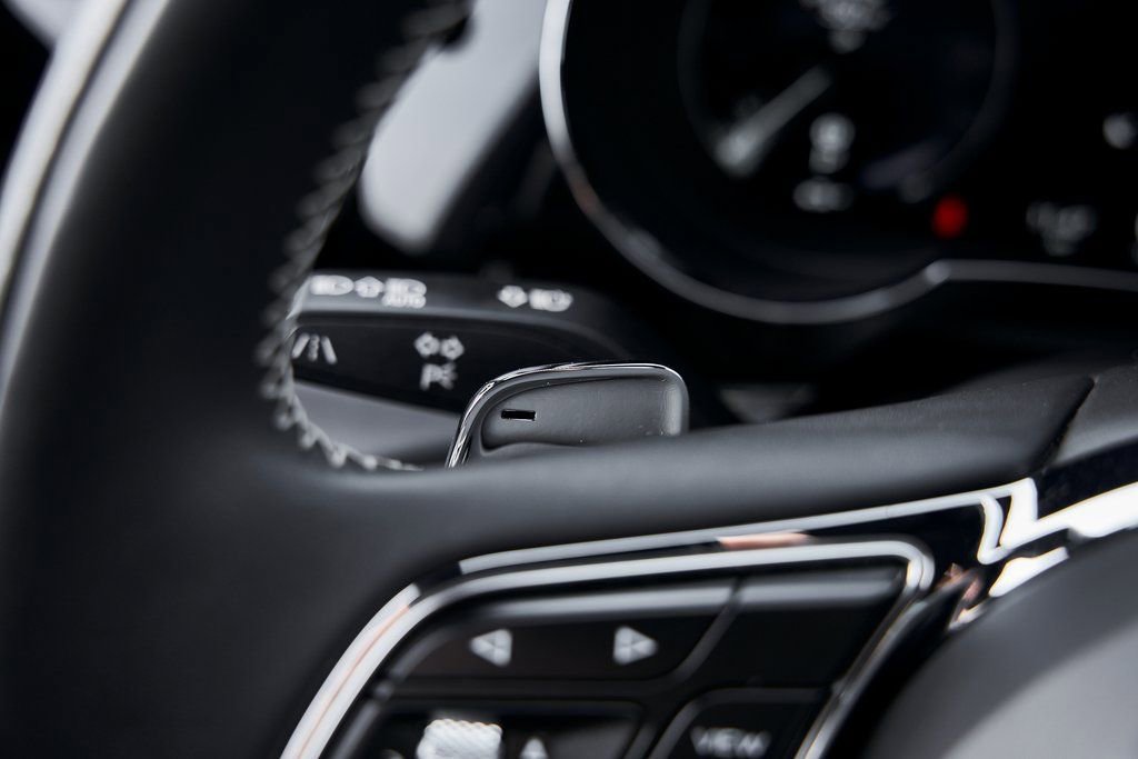 Used 2023 Bentley Bentayga Extended Wheelbase AWD/4WD image 60