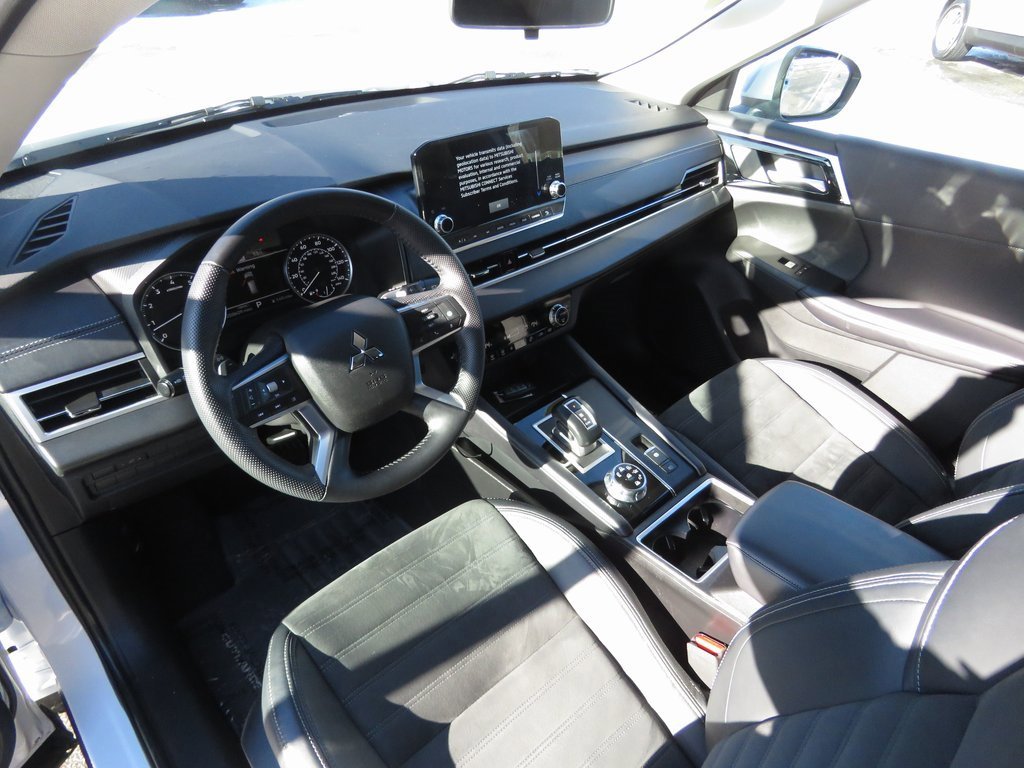 Used 2023 Mitsubishi Outlander SE image 11