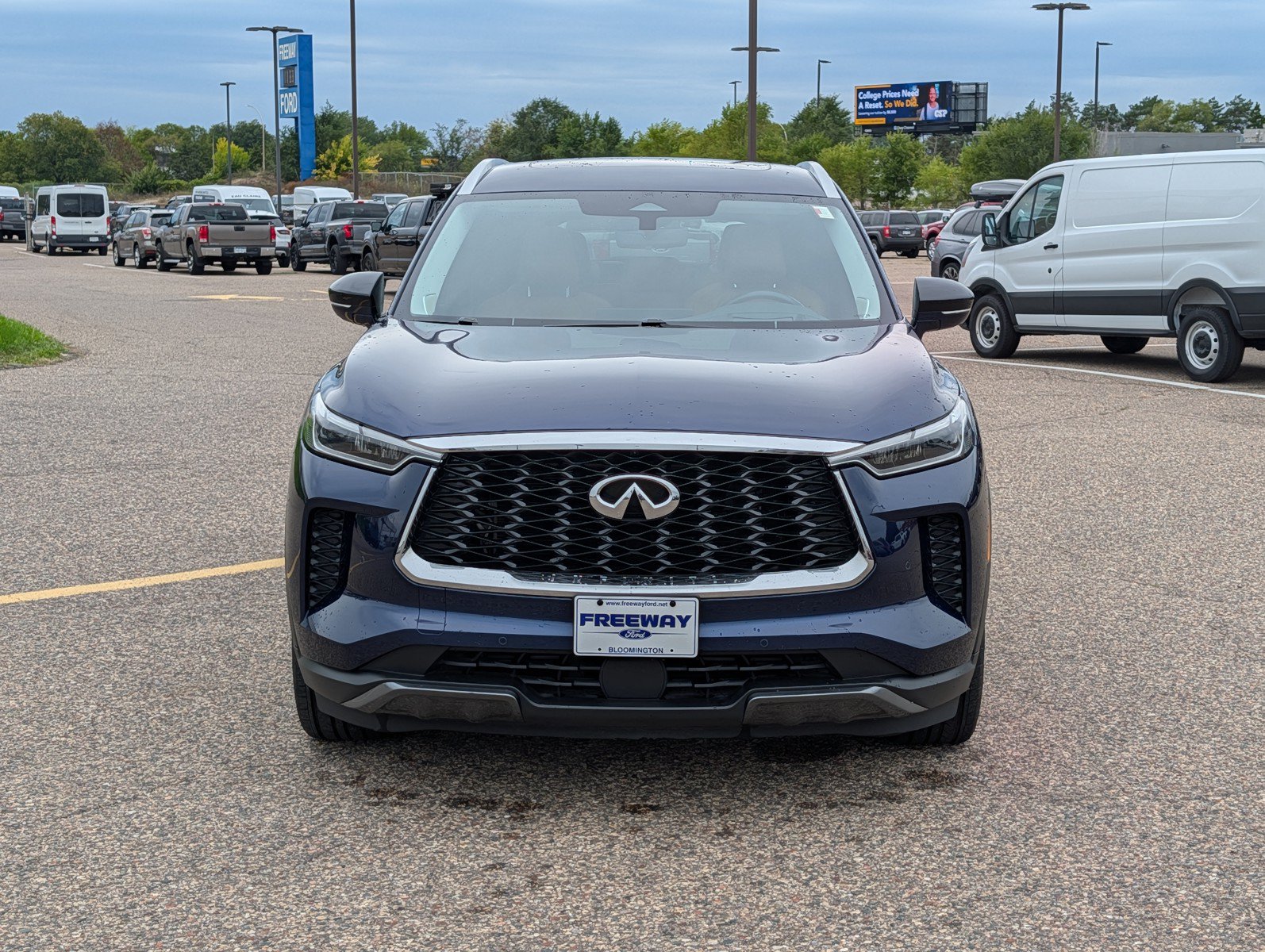 Used 2023 INFINITI QX60 Sensory AWD/4WD image 8