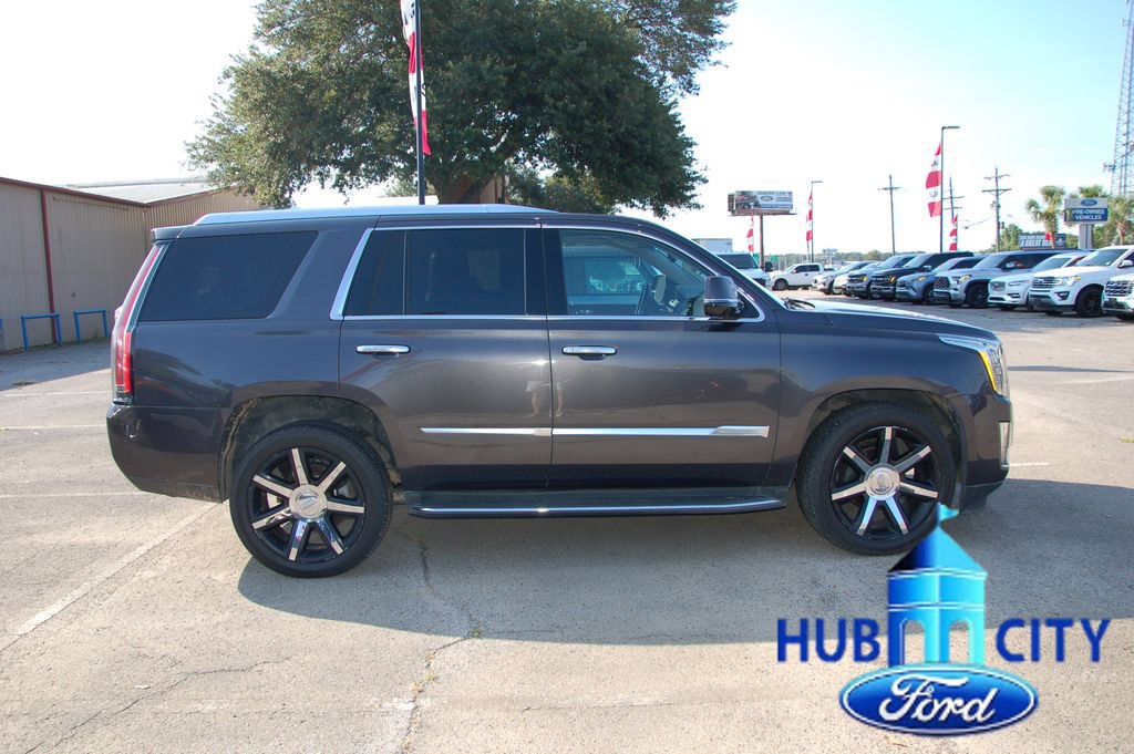 Used 2016 Cadillac Escalade Luxury AWD/4WD image 6