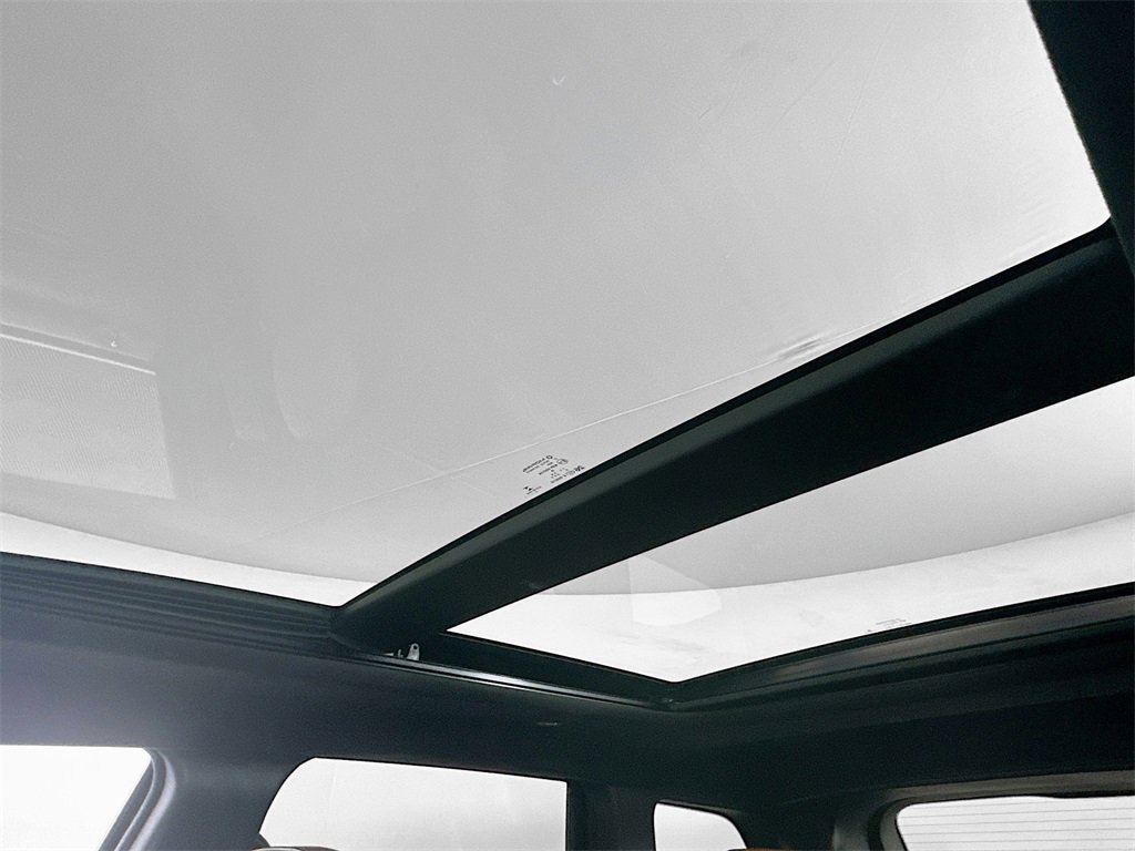 Used 2018 Jeep Grand Cherokee Summit w/ Platinum Series Group image 21