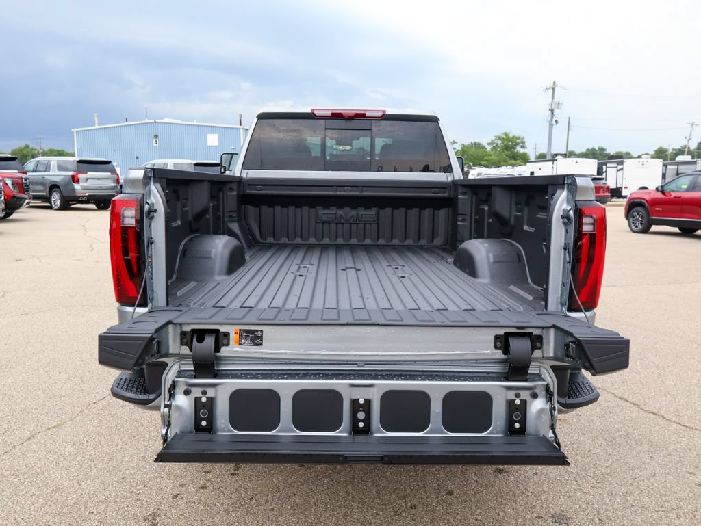 New 2026 GMC Sierra 3500 Denali Ultimate w/ LPO, Black Badging Package AWD/4WD image 5