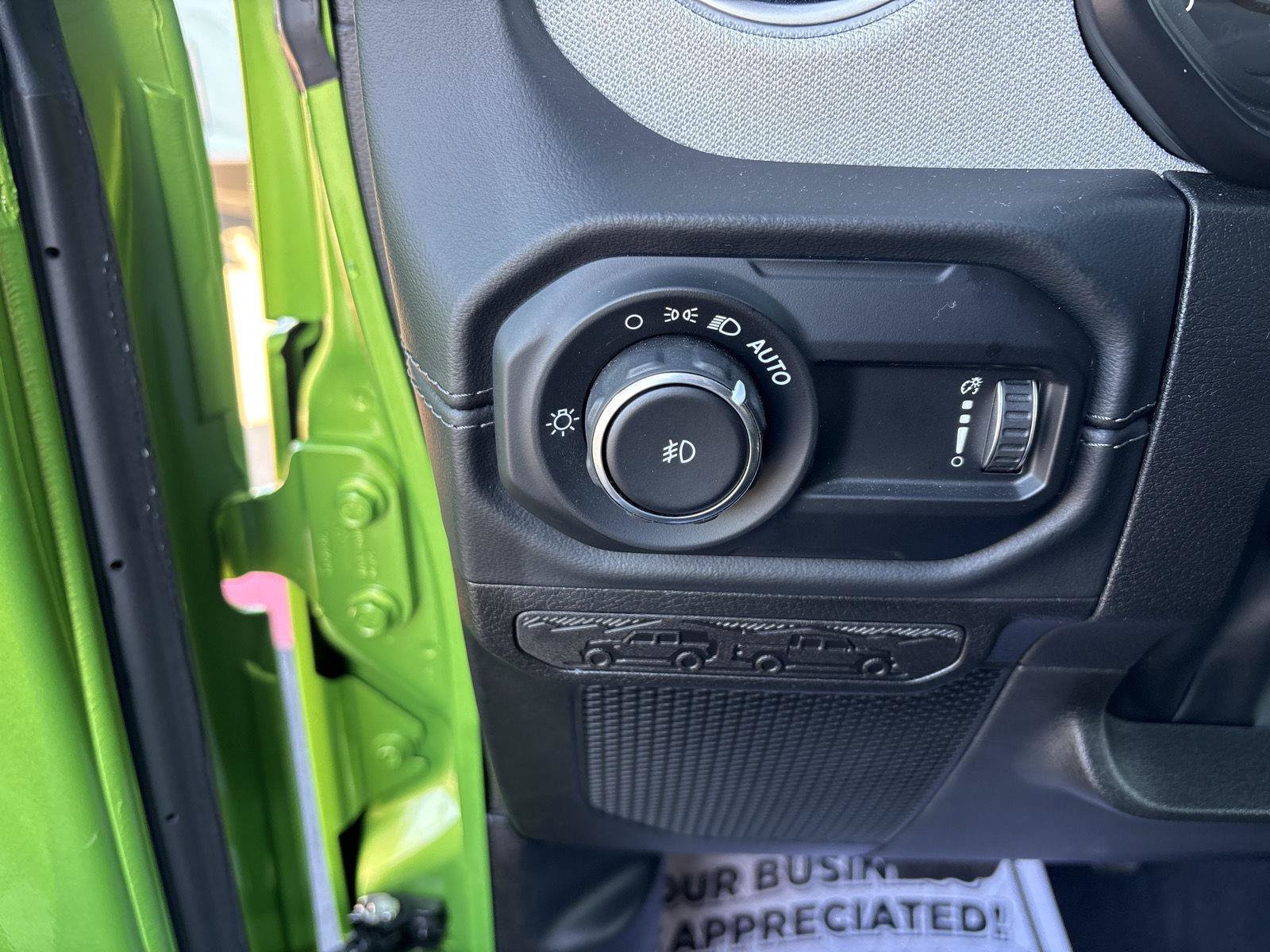 Used 2026 Jeep Wrangler Unlimited Sahara w/ Whitecap Package AWD/4WD image 19
