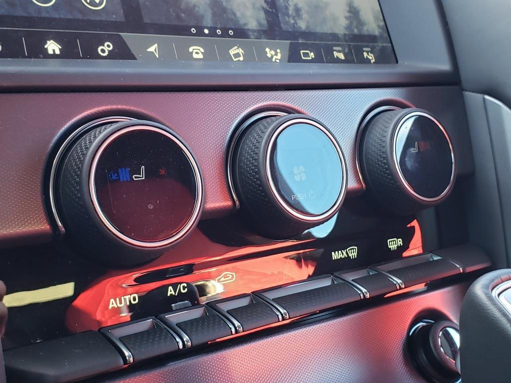 Used 2023 Jaguar F-TYPE R image 15