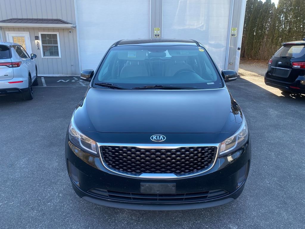 Used 2018 Kia Sedona L image 3