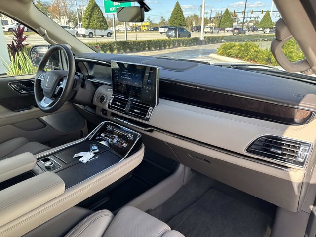 Certified 2024 Lincoln Navigator Reserve image 21