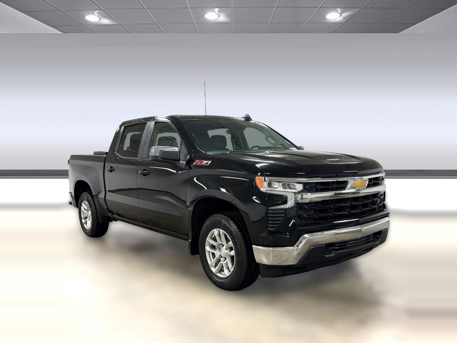 Used 2022 Chevrolet Silverado 1500 LT w/ Z71 Off-Road Package AWD/4WD image 5