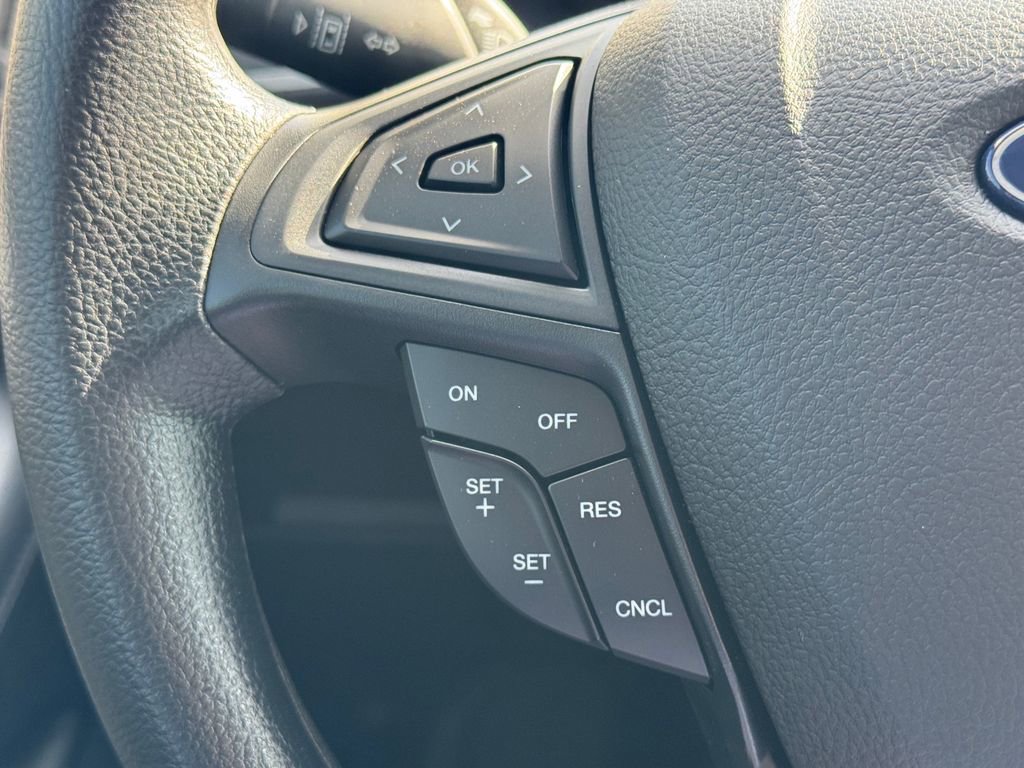 Used 2023 Ford Edge SE image 16