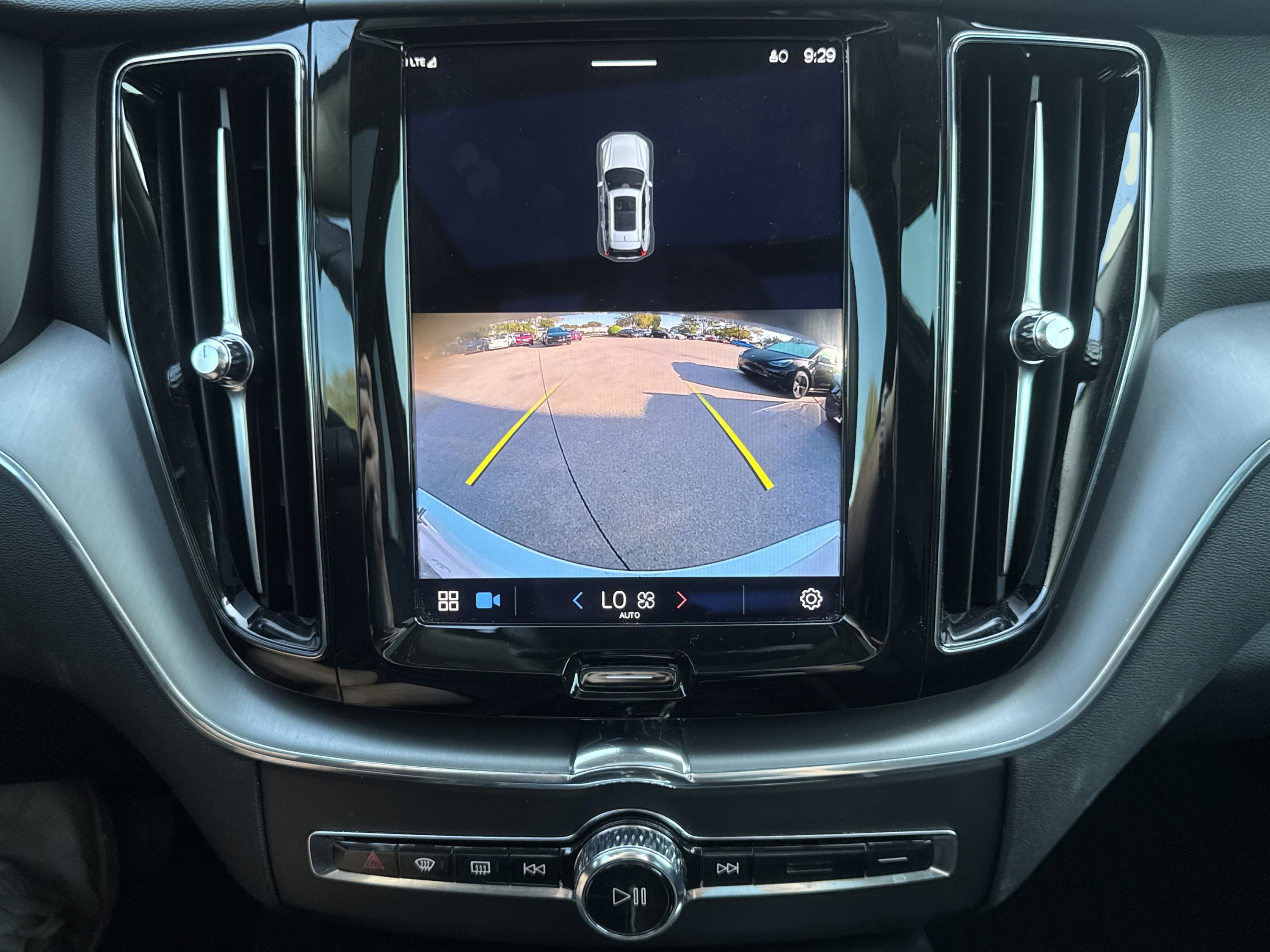 Used 2023 Volvo XC60 B5 Core image 63