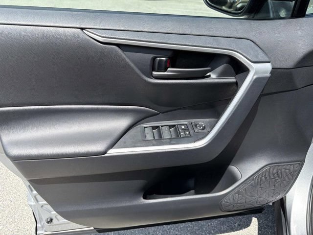 Certified 2025 Toyota RAV4 LE AWD/4WD image 7