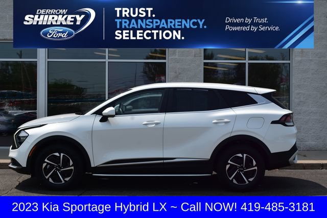 Used 2023 Kia Sportage LX AWD/4WD image 2