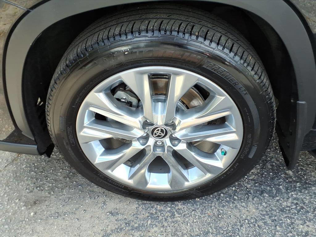 Used 2021 Toyota Highlander Limited AWD/4WD image 11