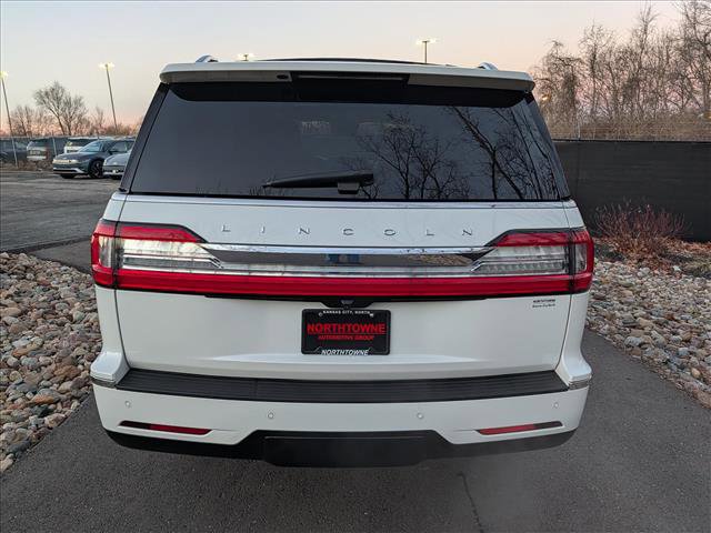 Used 2020 Lincoln Navigator Reserve w/ Luxury Package image 4