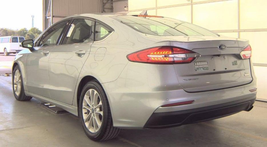 Used 2020 Ford Fusion SE image 7