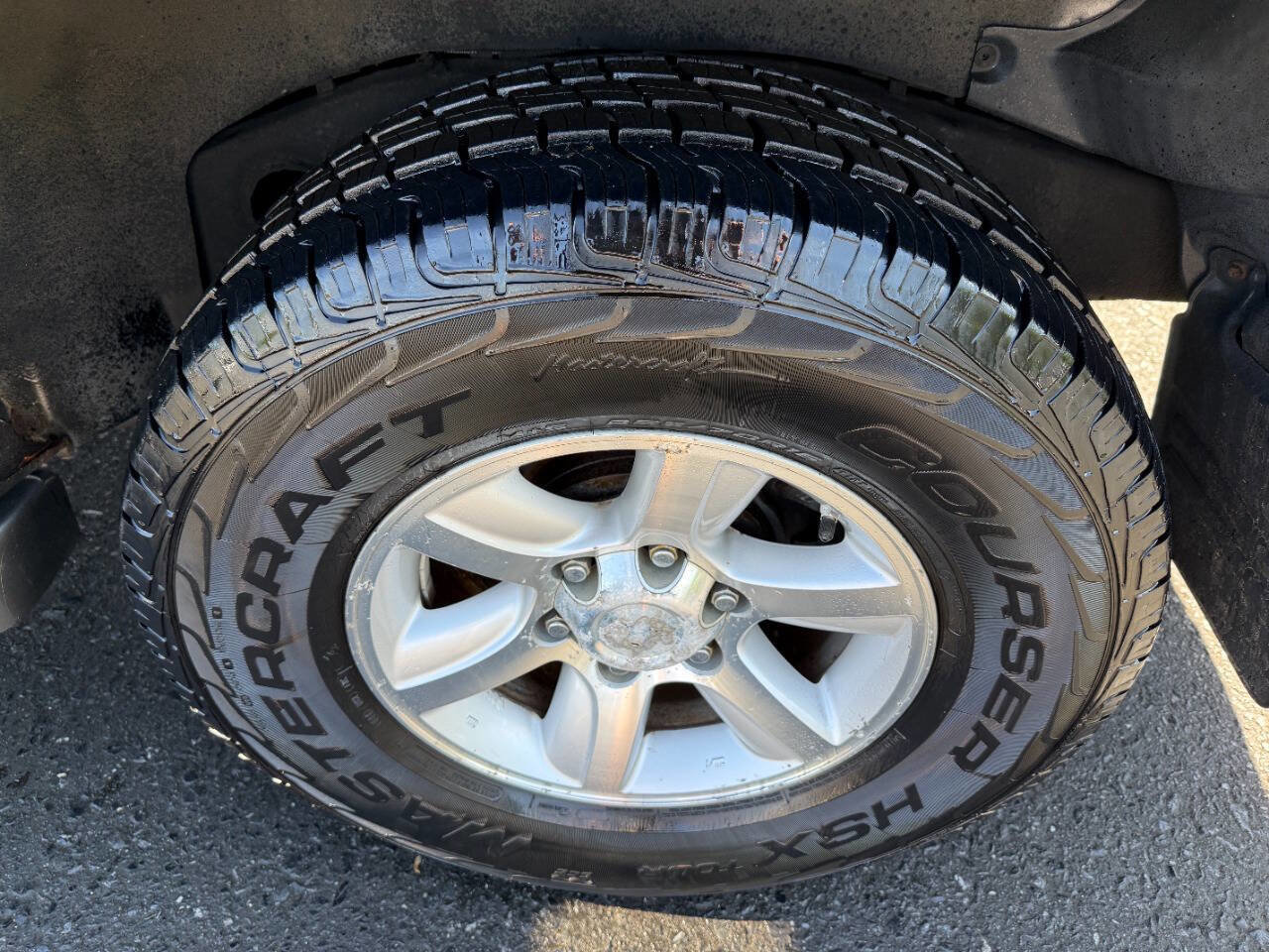 Used 2005 Toyota Sequoia SR5 AWD/4WD image 10