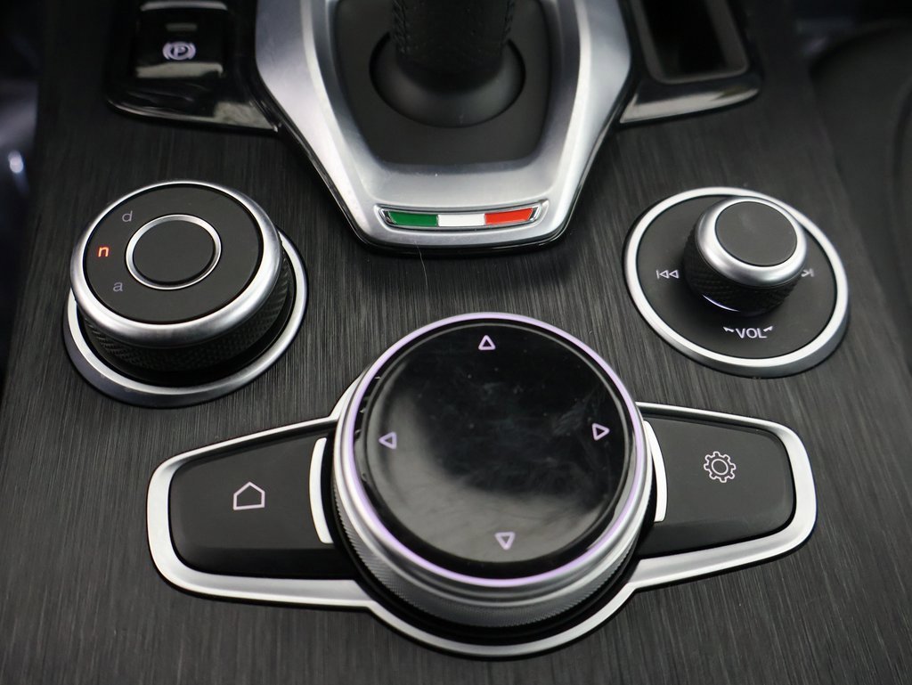 Used 2022 Alfa Romeo Stelvio Sprint image 4