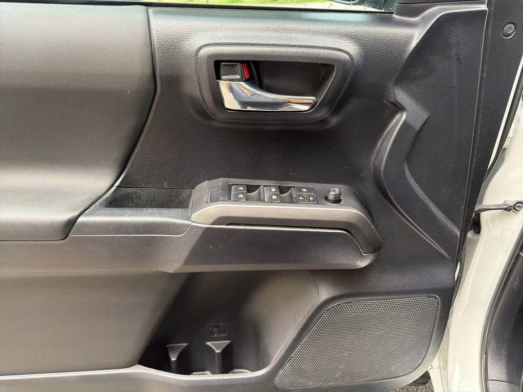 Used 2020 Toyota Tacoma TRD Sport AWD/4WD image 18