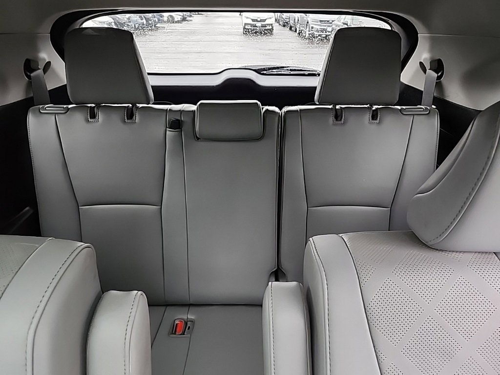 Used 2021 Toyota Highlander Platinum image 21