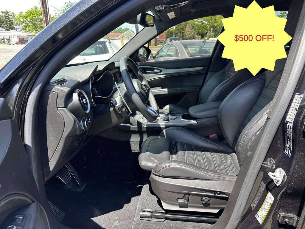 Used 2023 Alfa Romeo Stelvio Veloce AWD/4WD image 14