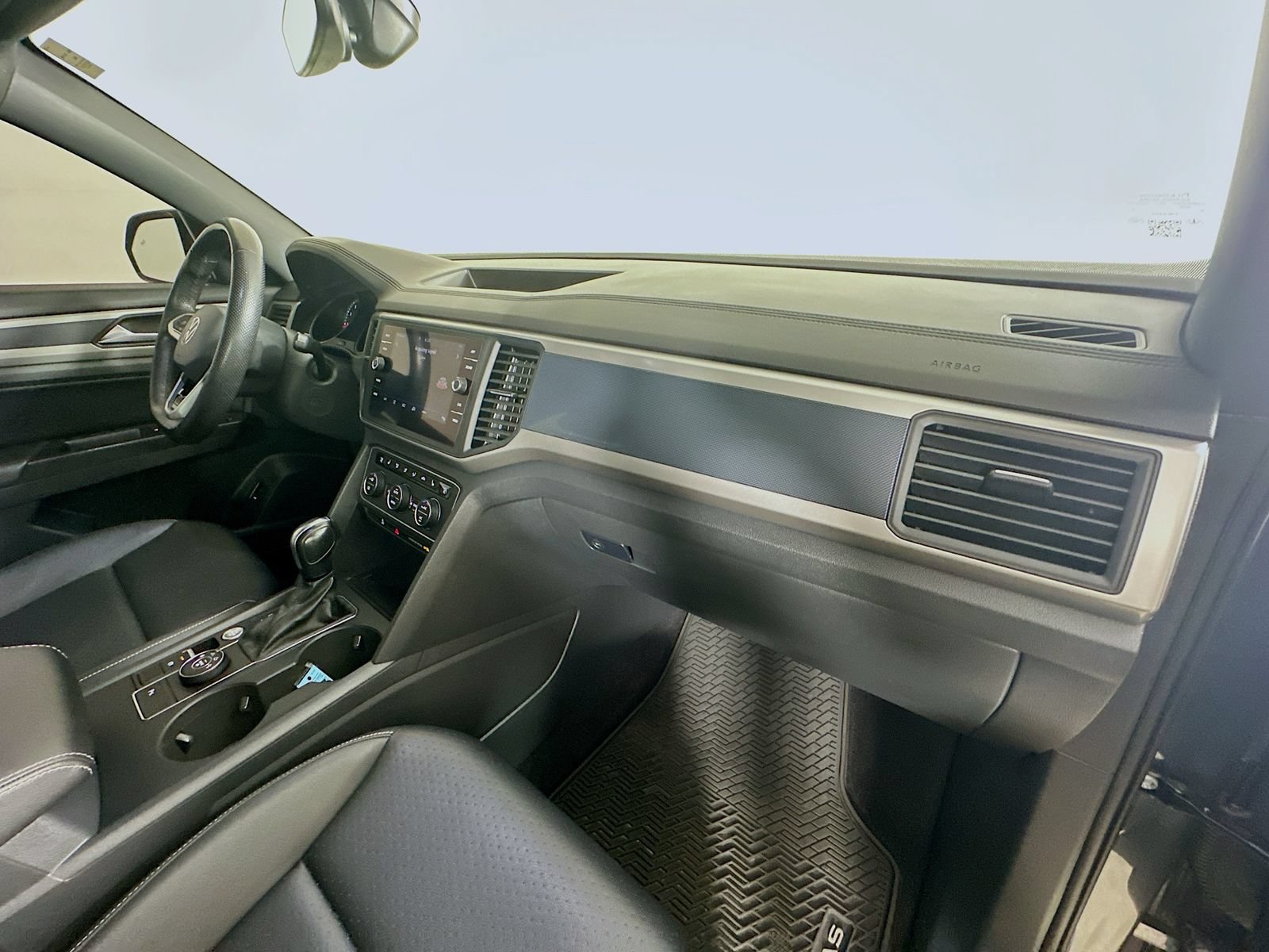 Used 2020 Volkswagen Atlas Cross Sport SE w/ Panoramic Sunroof Package AWD/4WD image 45