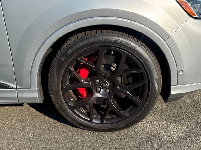 New 2026 Audi SQ7 Prestige AWD/4WD image 10