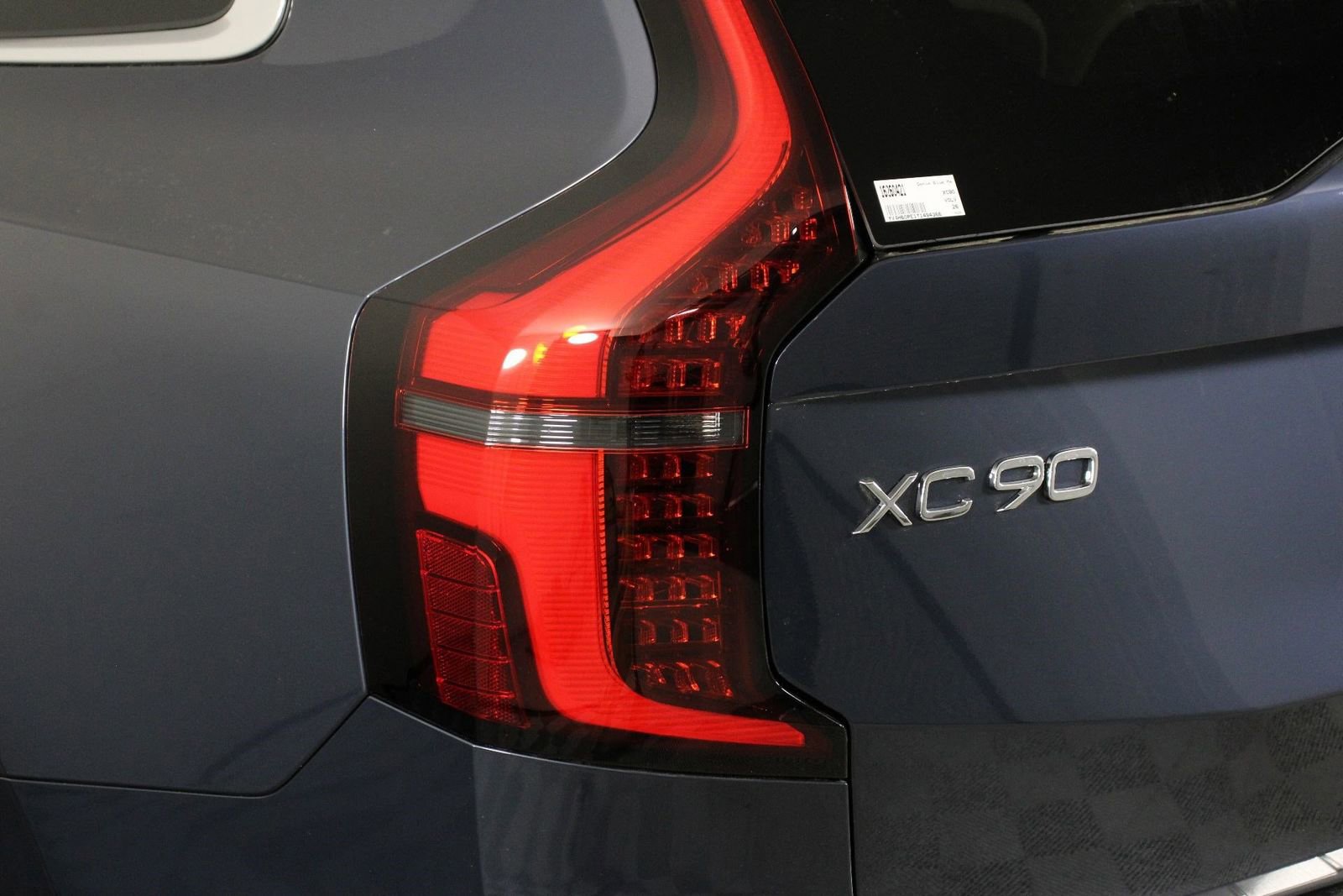 New 2026 Volvo XC90 T8 Plus w/ Protection Package Premier image 15