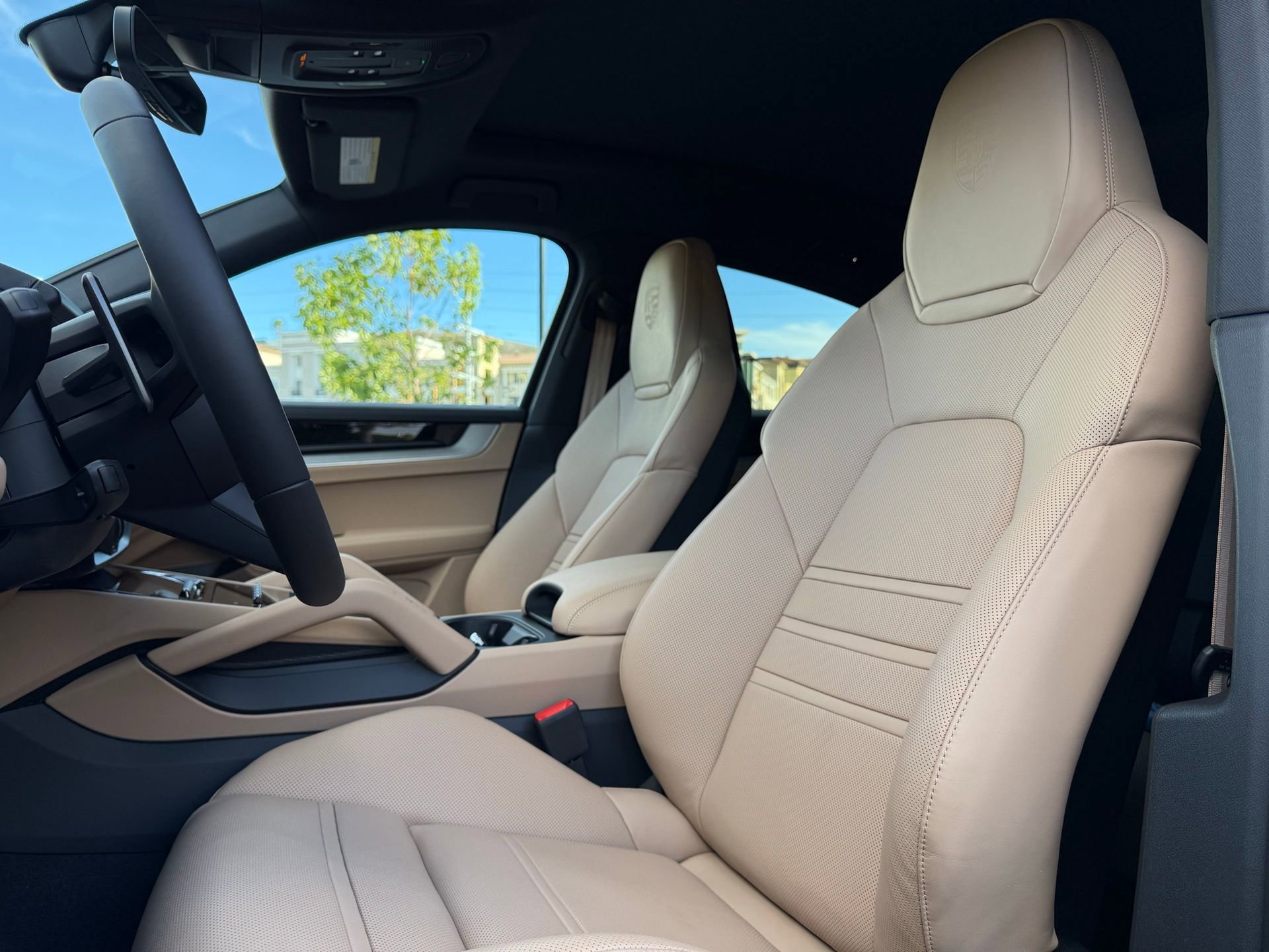 Used 2026 Porsche Cayenne E-Hybrid Coupe AWD/4WD image 5