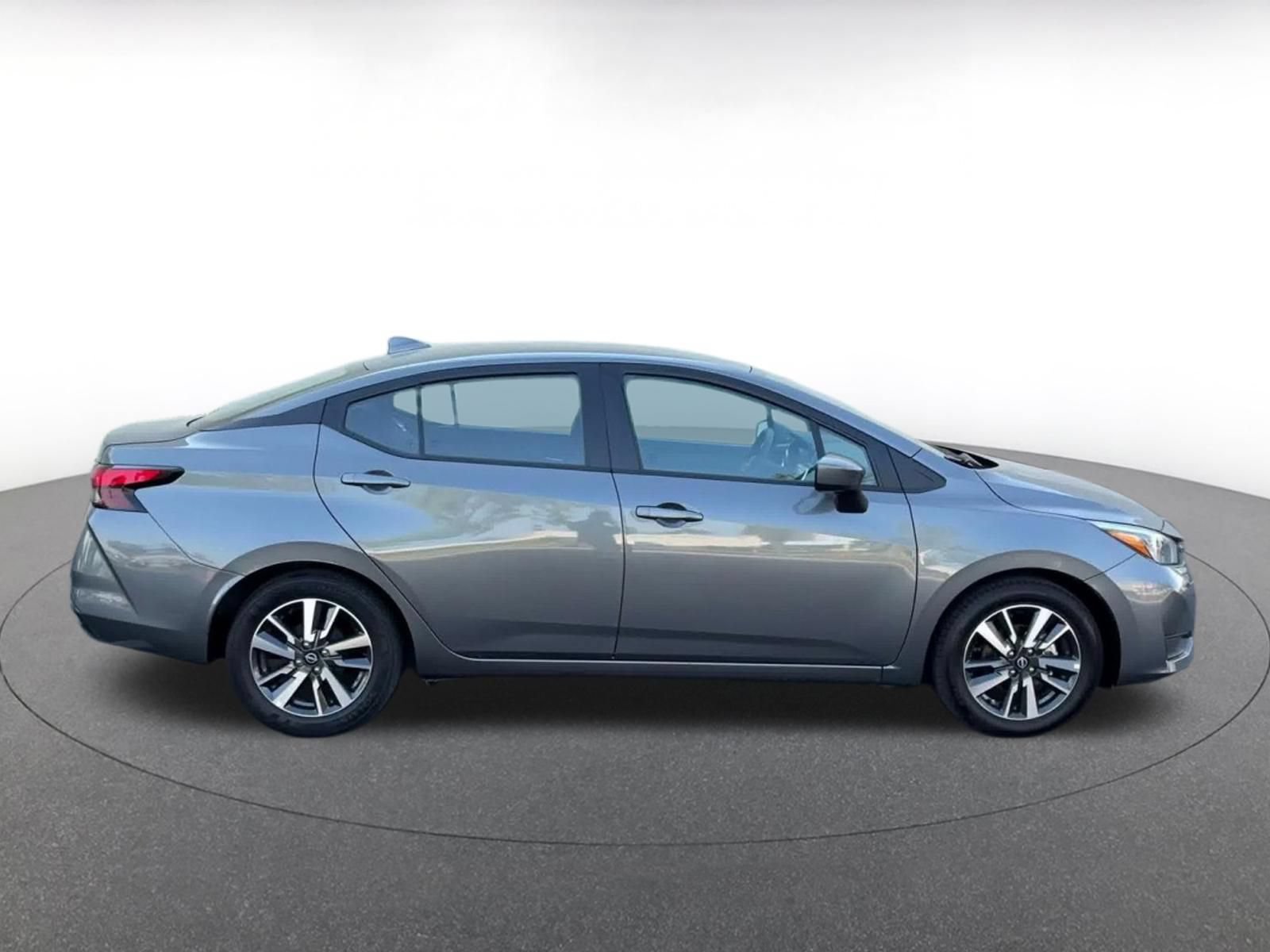 Used 2025 Nissan Versa SV FWD image 15