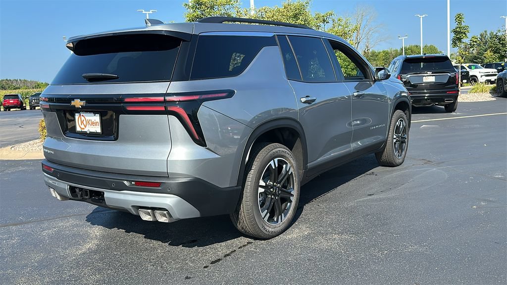 New 2027 Chevrolet Traverse LT w/ Sun and Wheel Package FWD image 8