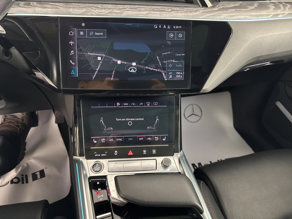Used 2021 Audi e-tron Prestige w/ Prestige Package image 34
