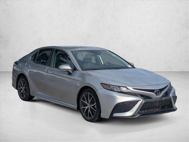 Used 2023 Toyota Camry SE FWD image 3