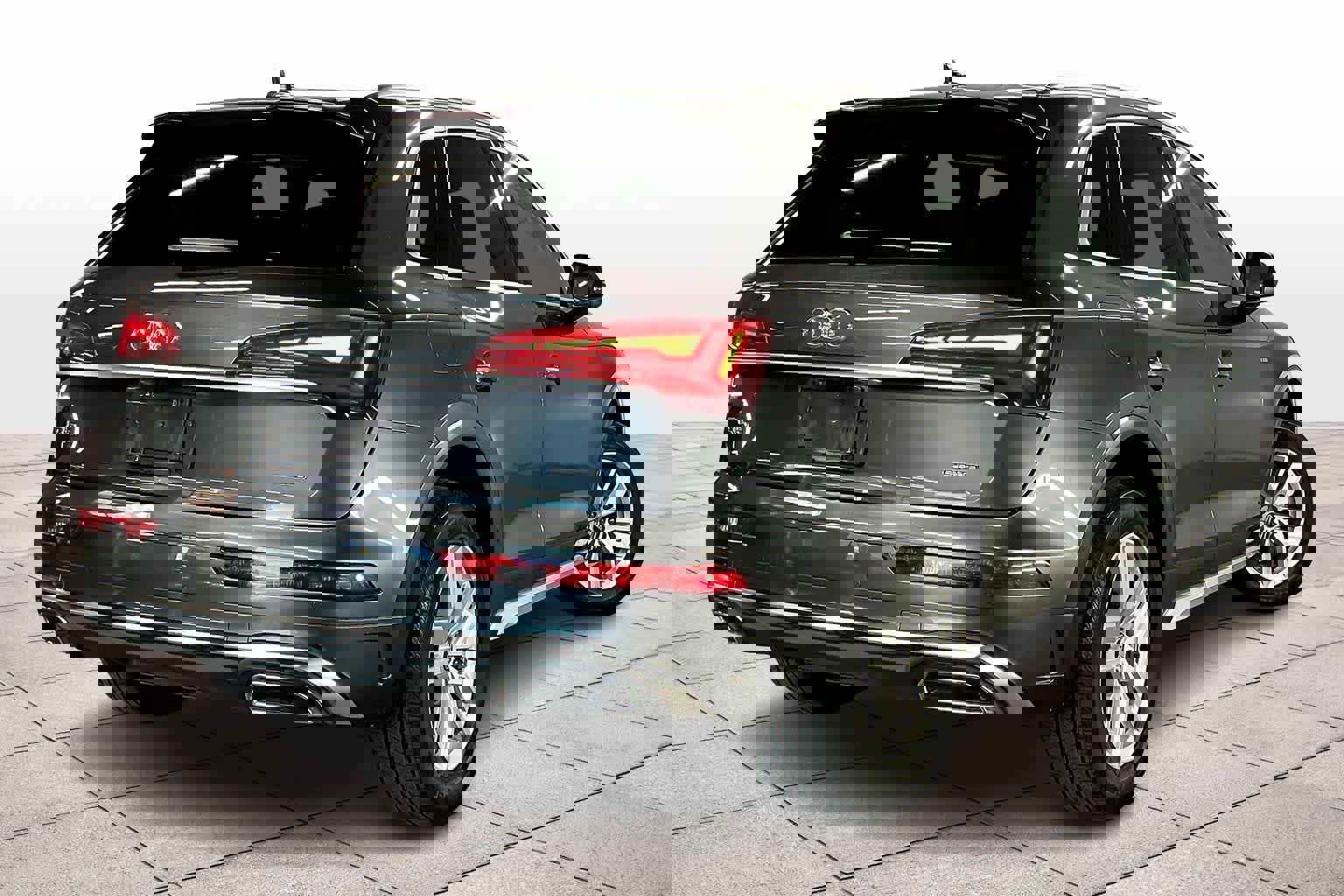 Used 2023 Audi Q5 2.0T Premium w/ Convenience Package image 15