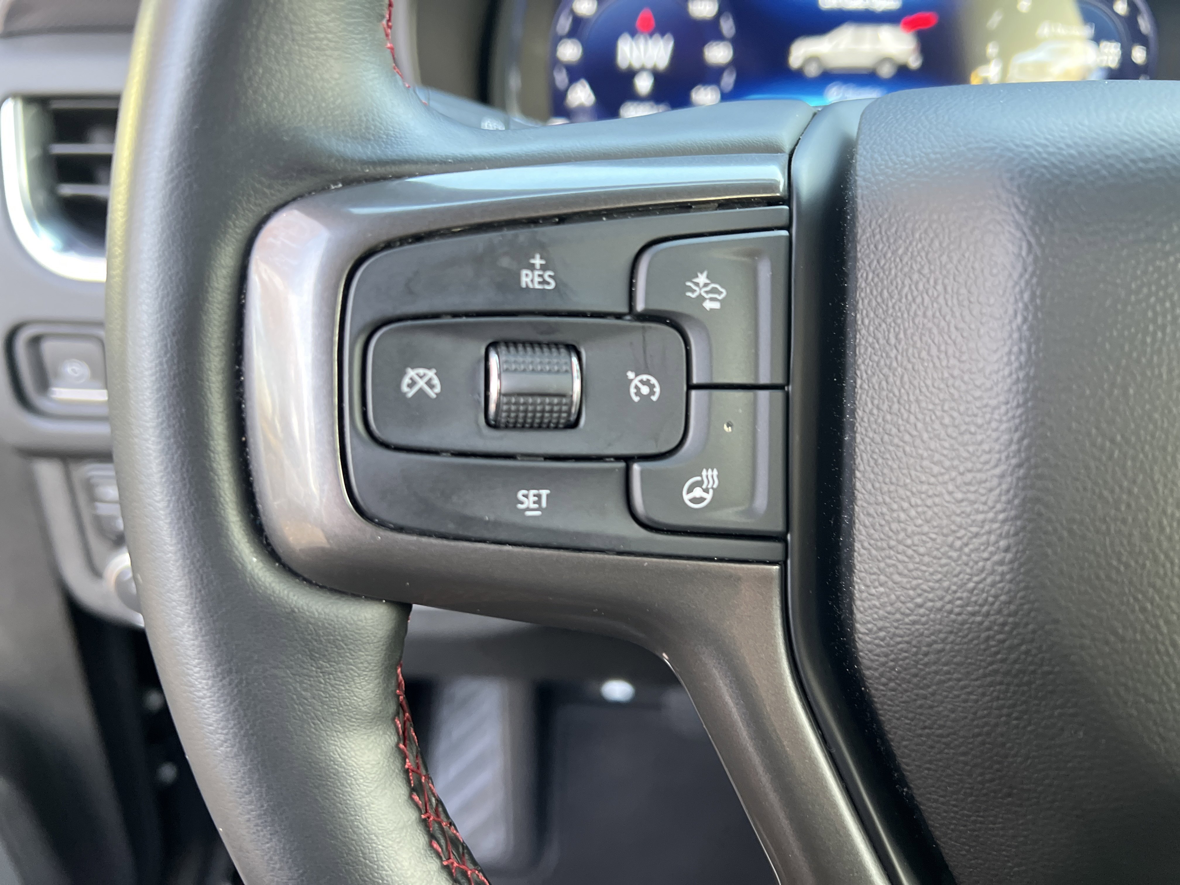 Certified 2024 Chevrolet Suburban RST w/ Luxury Package image 19