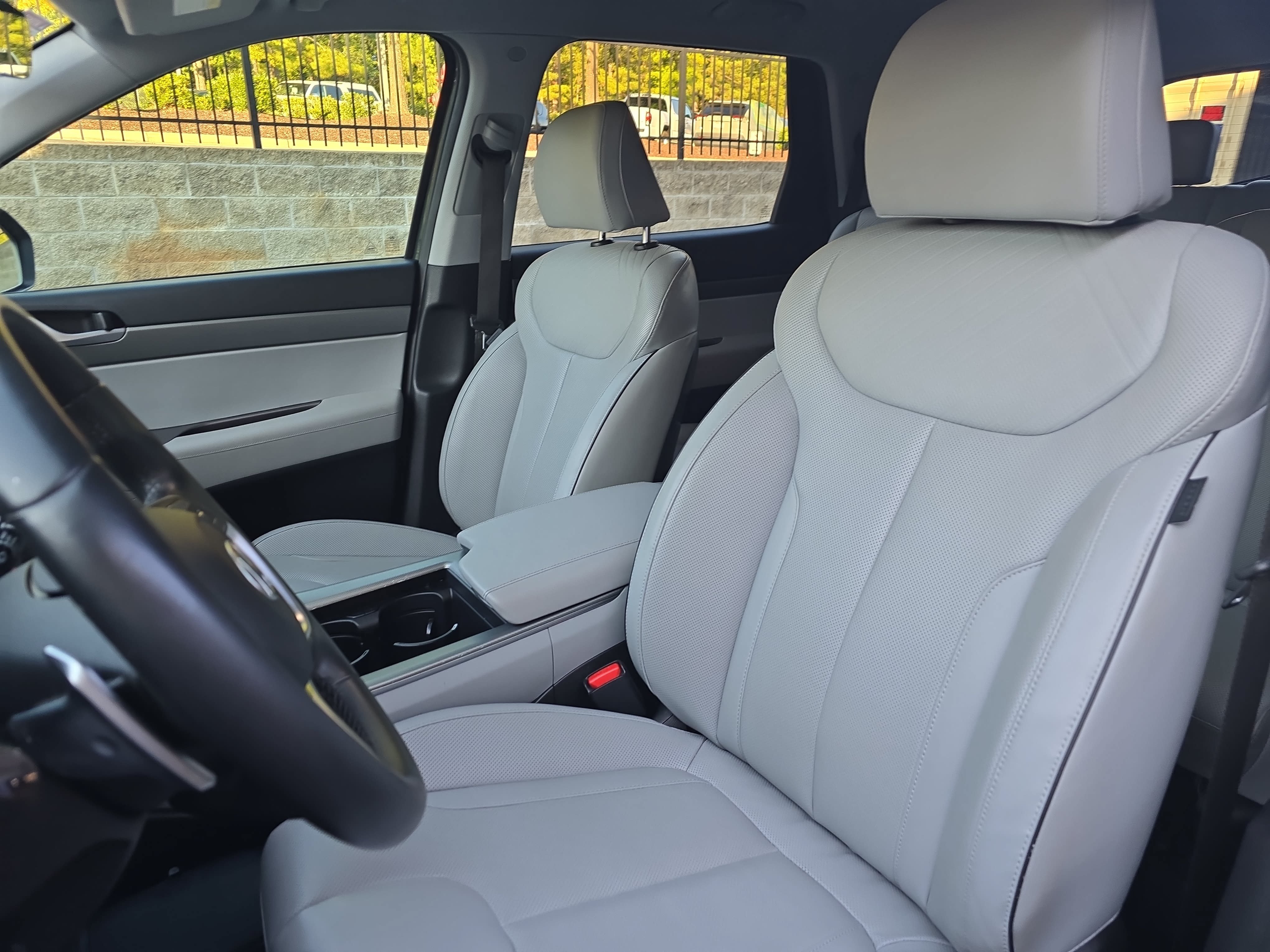 Used 2024 Hyundai Palisade SEL FWD image 16